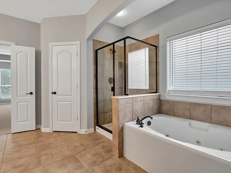 8901 Bent Tree Dr — Photo 27
