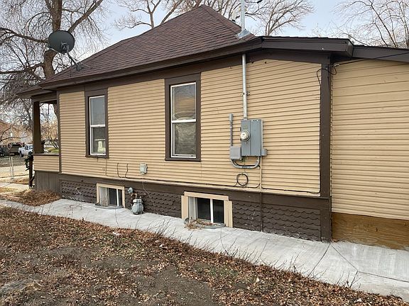 4th image of 313 8th Ave S