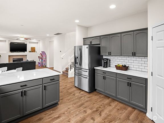 5th image of 6809 36th Street NE