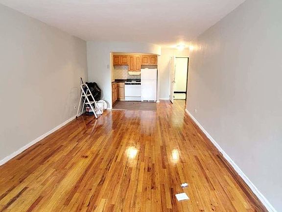 4th image of 330 E 19th St #2Z
