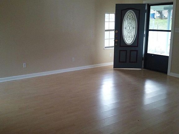 2nd image of 731 Pecan Ln
