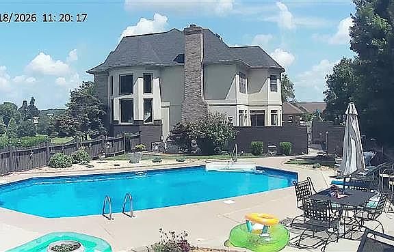 2nd image of 728 Thornhill Rd