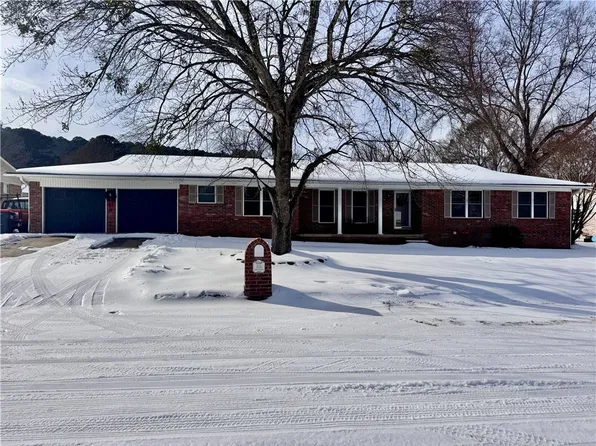 306 Tanglewood Dr, Russellville, AR 72801