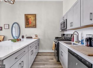 927 Clinton St #2F, Philadelphia, PA 19107