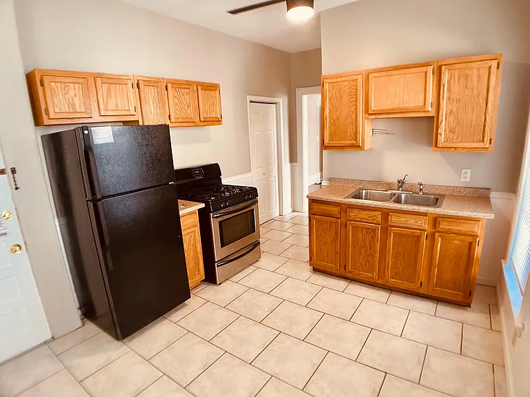 224 Charles Ave SE #B — Photo 8