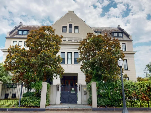 753 Saint Francis St APT 1004, Mobile, AL 36602