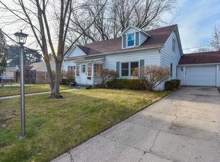 2306 Corona Rd, Waukegan, IL 60087