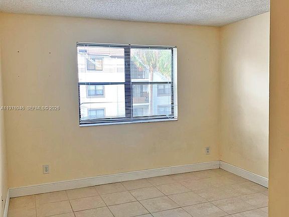 5th image of 650 S Park Rd #24-5