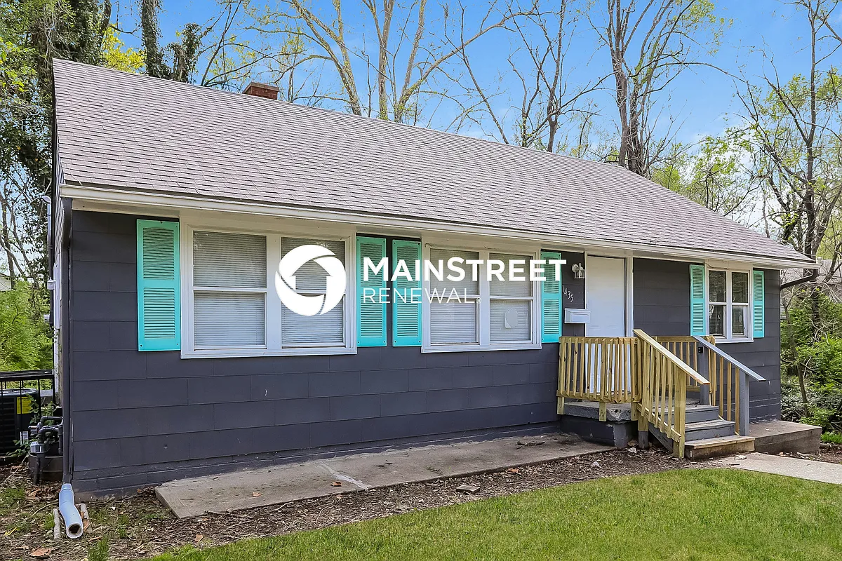 Front View - 1435 E 66th Ter