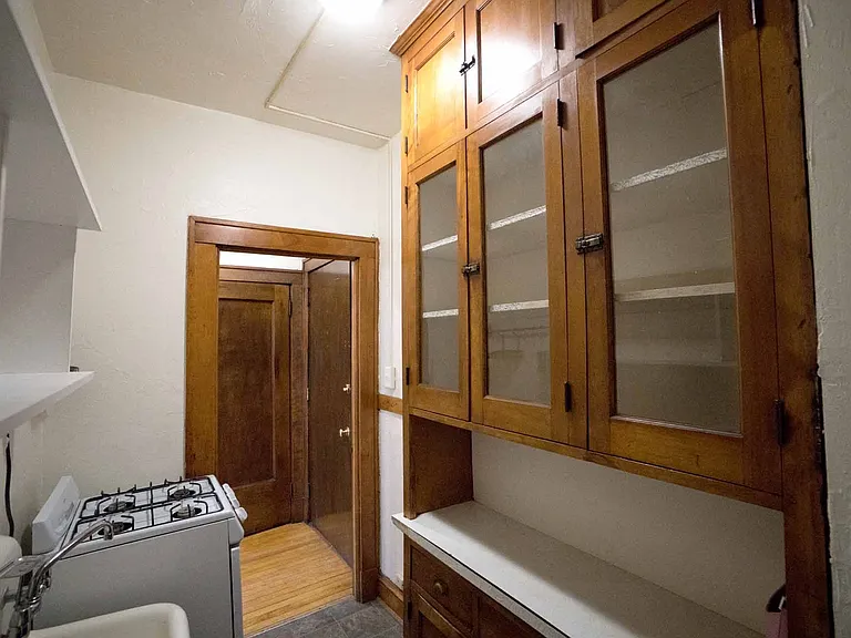 225 Place Apartments — Photo 45