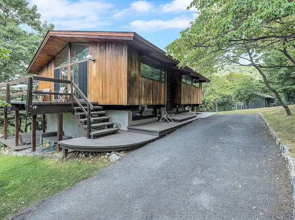 12 Hillside Drive, Stony Point, NY 10980