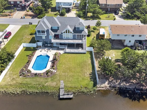 3521 Sandpiper Rd, Virginia Beach, VA 23456