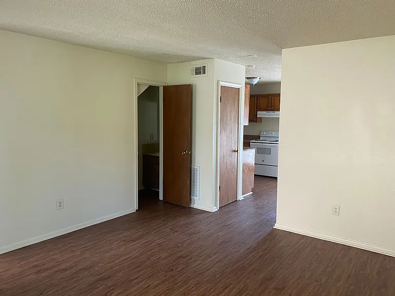 1408 Jade Ave — Photo 9