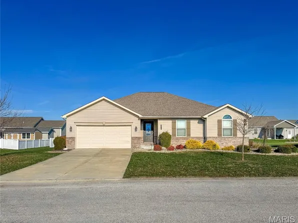 887 W 3rd St, Aviston, IL 62216