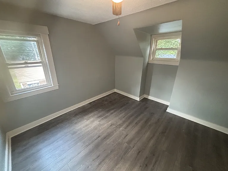 25 Ridgeway Ave — Photo 1