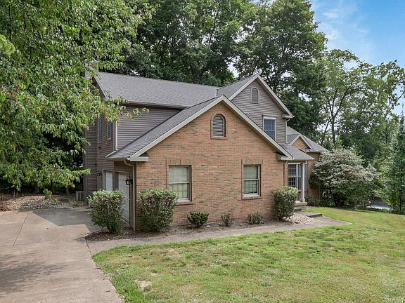 4th image of 1284 Normandy Dr