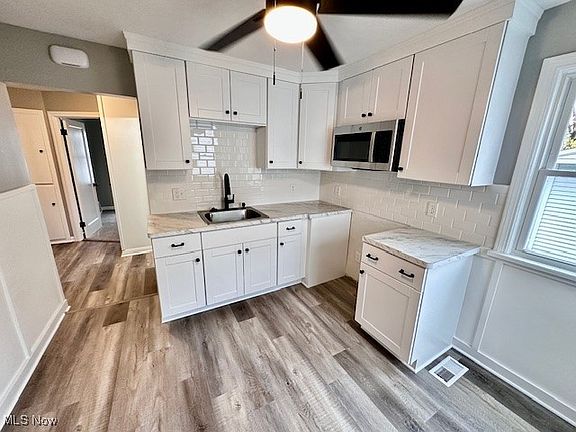 4th image of 30022 Phillips Ave