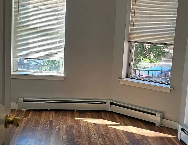 104-106 Beech St #1R — Photo 2