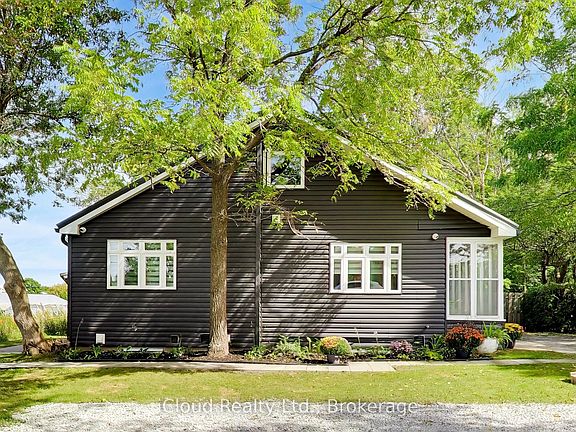 3rd image of 16175 Jane St