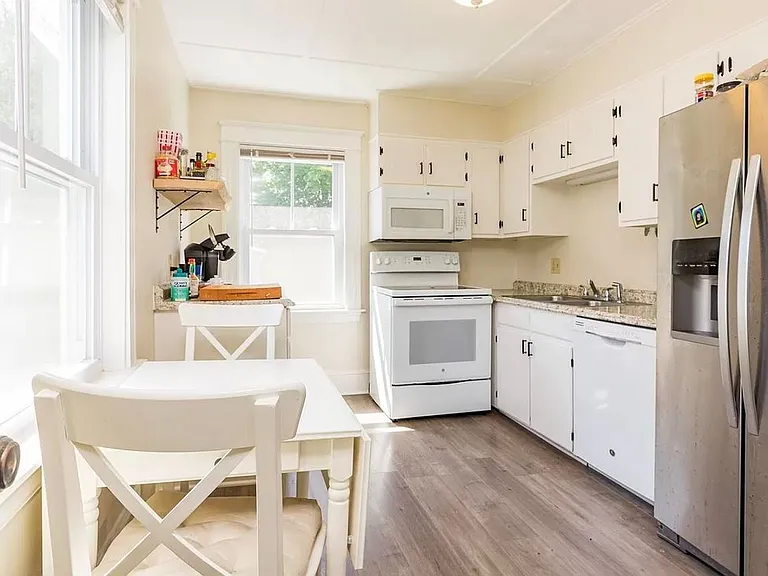192 Willard Ave #B — Photo 11