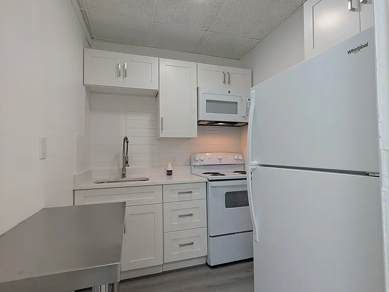 628 N 6th St #5 — Photo 5