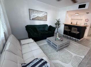 8615 E Bay Dr APT 7, Treasure Island, FL 33706