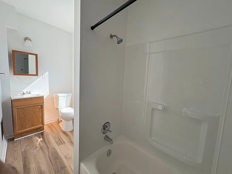 156 E Penn St — Photo 10