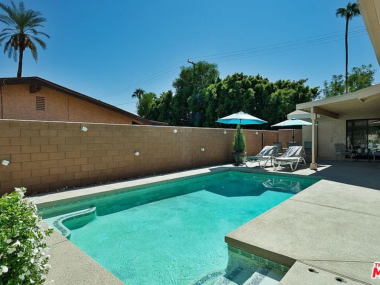 Royal Palm Dr — Photo 3