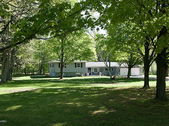 4th image of 14196 205th Ave