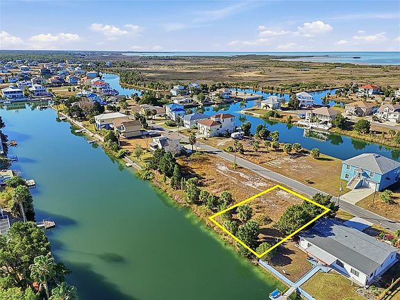 5th image of 3318 Gardenia Dr #7