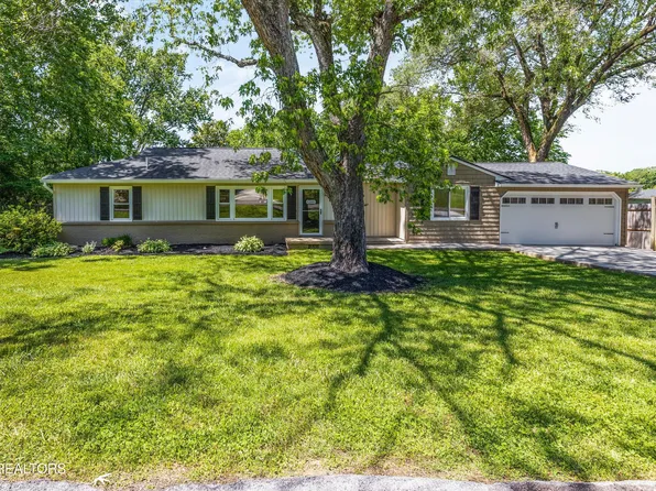 1305 Bluebird Dr, Knoxville, TN 37918