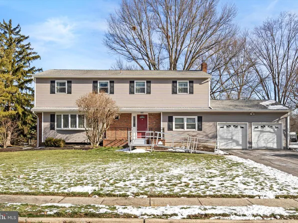 8 Wayne Way, East Windsor, NJ 08520