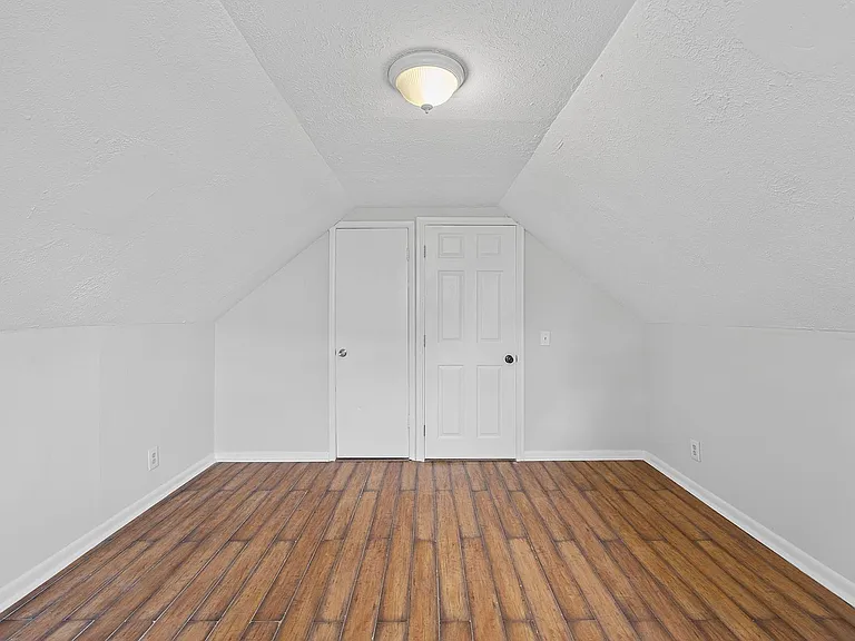 5638 Childs Ave — Photo 12