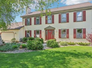 1101 Dover Ct, Waunakee, WI 53597