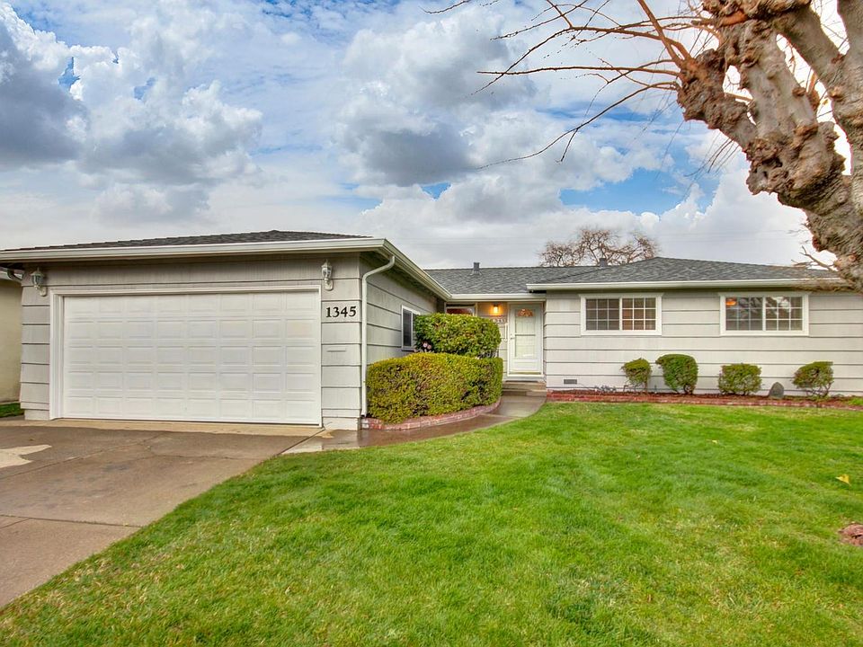 1st image of 1345 Las Lomitas Cir