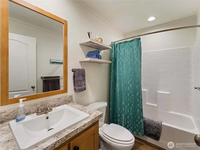 3 bed, 1275 sqft, $2,600 — Photo 4