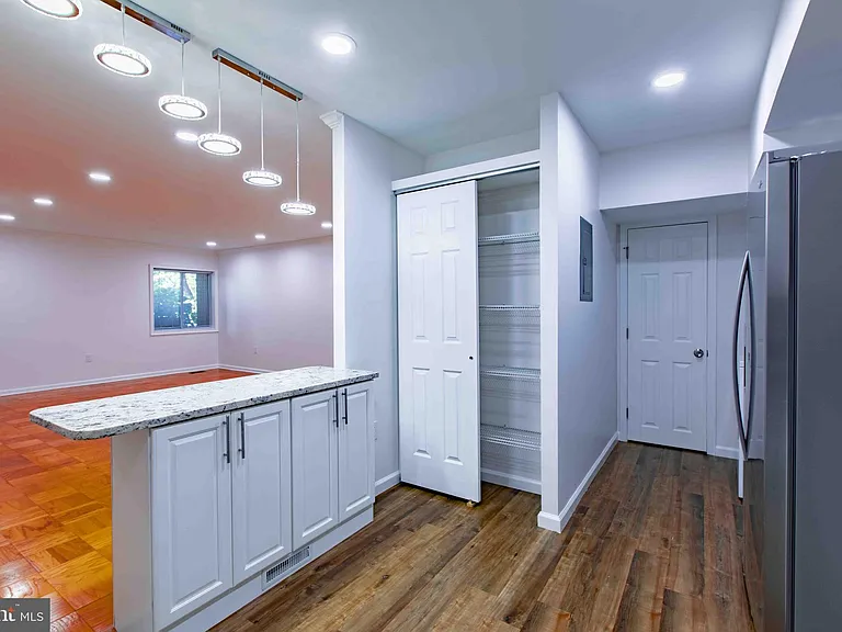 1 Stonehenge Cir #2 — Photo 12