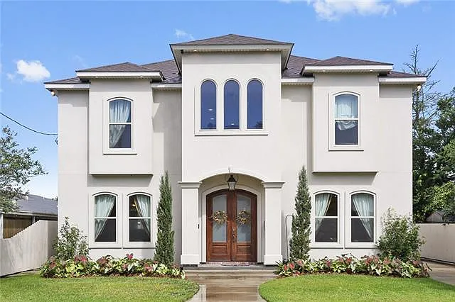 4 bed, 2.5 bath, 3120 sqft, $6,500 — Photo 1