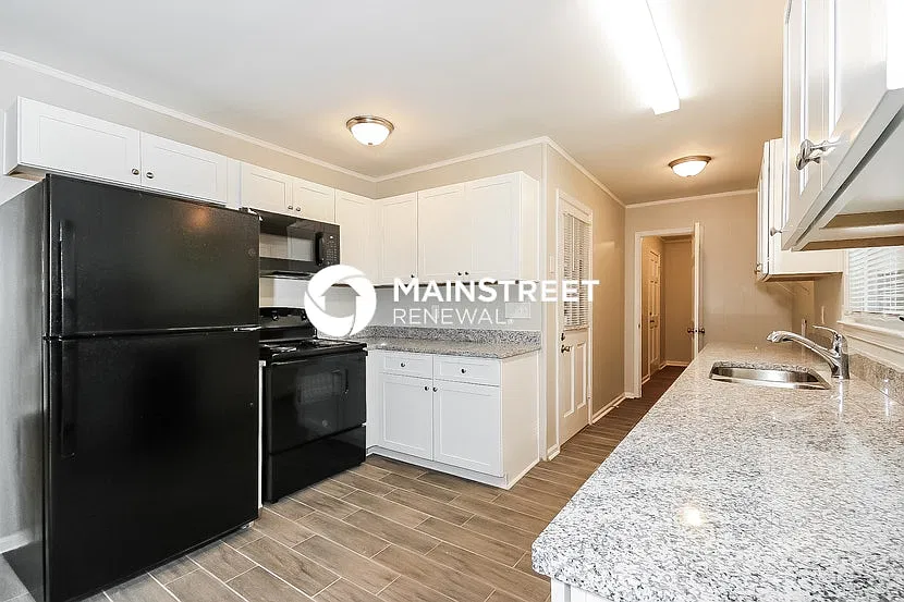 3720 Pacific Dr — Photo 3
