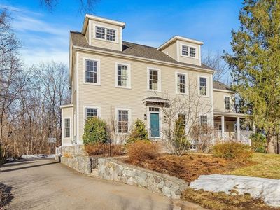 381 Thoreau St, Concord, MA, 01742