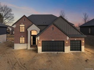 50386 Mistwood Dr, Macomb, MI 48042