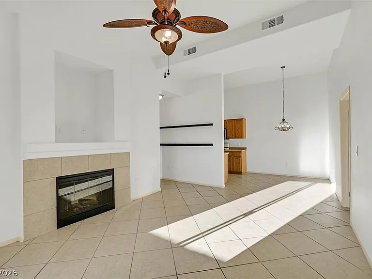 2305 W Horizon Ridge Pkwy #1523 — Photo 23