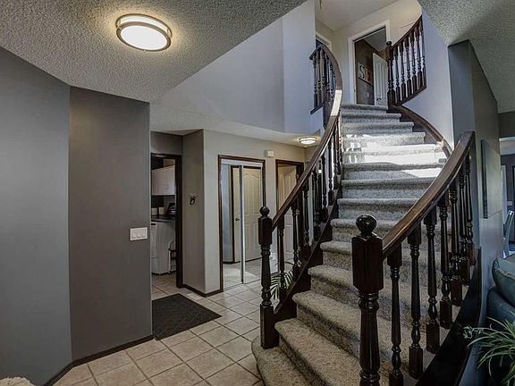 4th image of 310 S Springs Pl SE