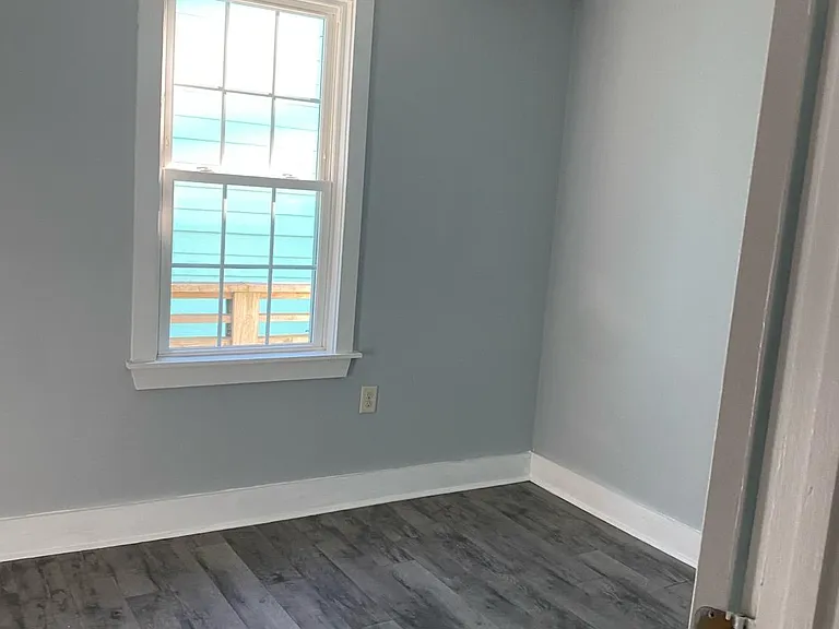 39 Poinsett St — Photo 1