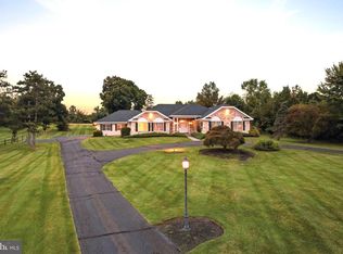 225 Grove Valley Ct, Chalfont, PA 18914