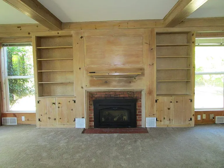 10714 Marietta St SW — Photo 4