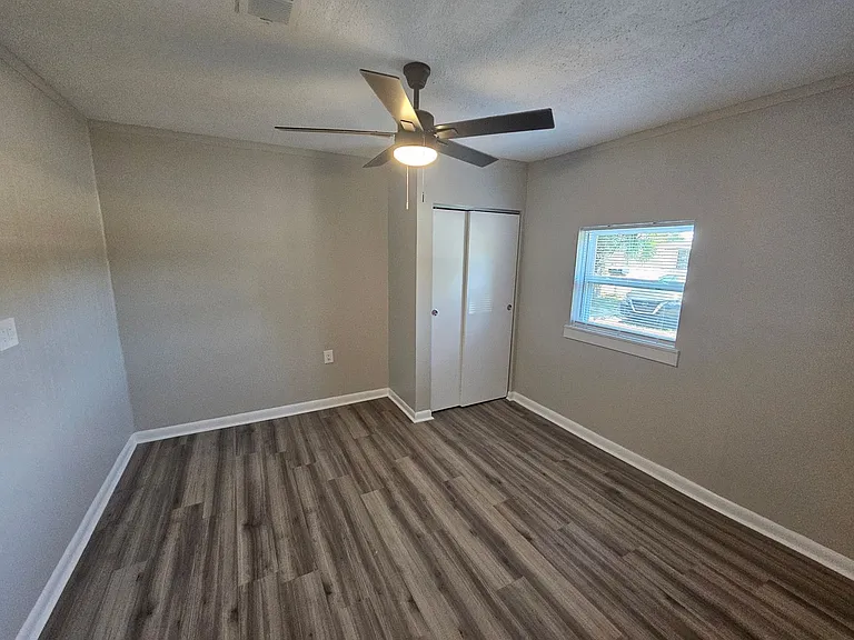 1510 Arthur Ave — Photo 24