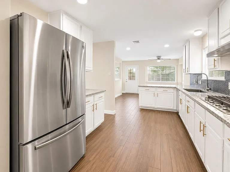 19002 Timber Way Dr — Photo 3