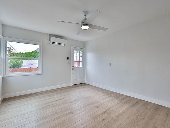 5th image of 3762 Louisiana St #1/4