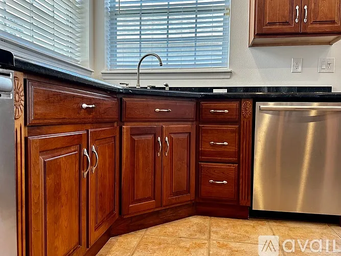 407 Iris St — Photo 44